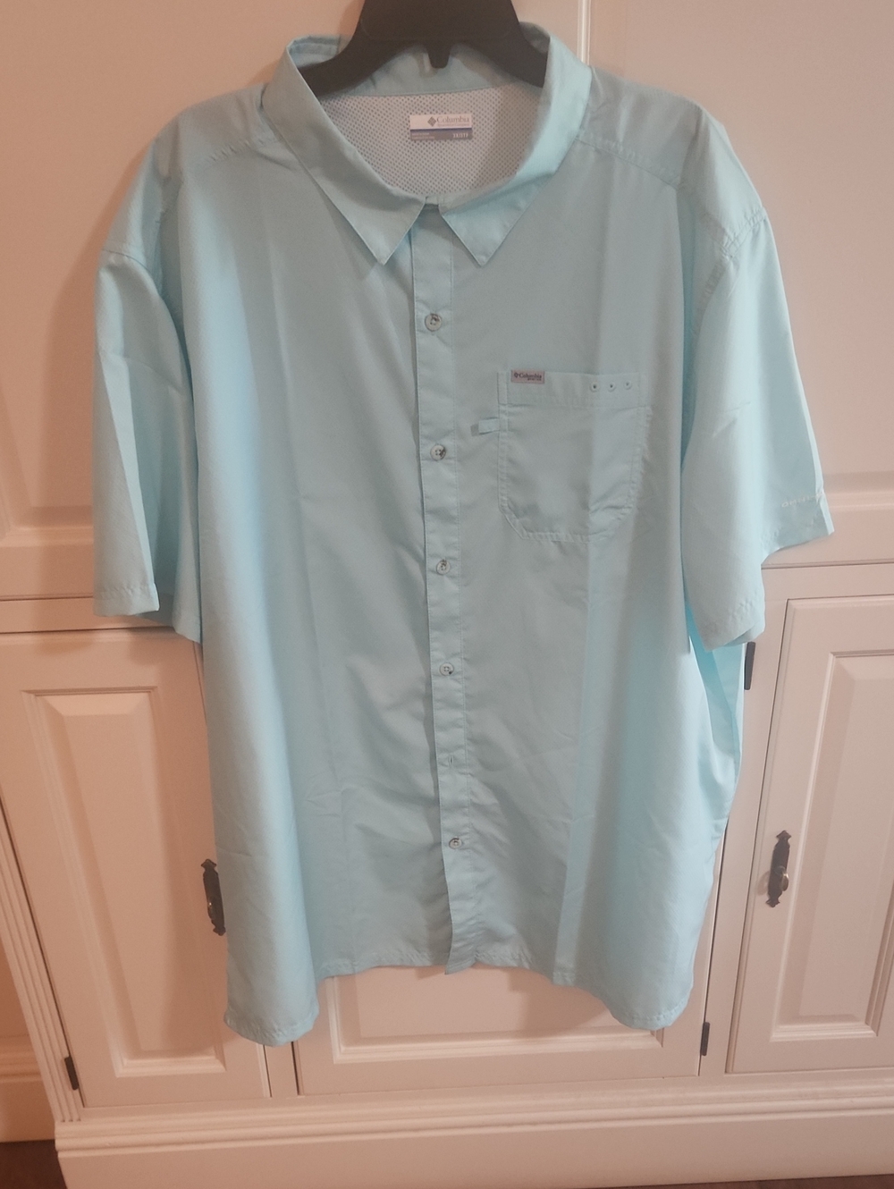 Columbia Light Blue Short-Sleeve Button-Down Shirt